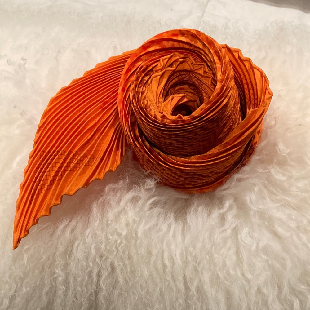 Hermes Plisse Classic Orange H Scarf